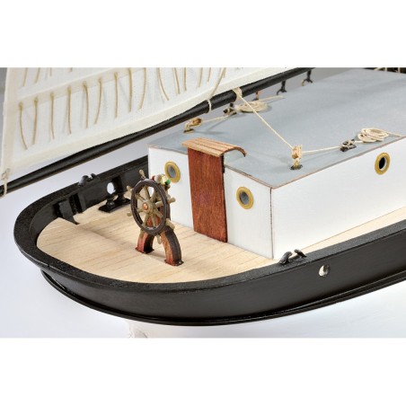 Barco Hunter Q-ship ( barco pirata). Escala 1:60. Marca Amati. Ref: 1450.