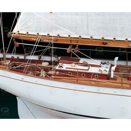 Dorade Racing Yacht, Yate de Regata. Escala 1:20. Marca Amati. Ref: 1605.