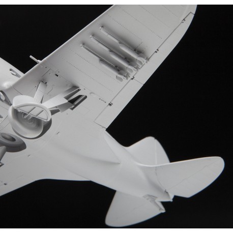 Soviet fighter Polikarpov I-16 type 5. NEW. Escala 1:48. Marca Zvezda. Ref: 4832.