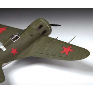 Soviet fighter Polikarpov I-16 type 5. NEW. Escala 1:48. Marca Zvezda. Ref: 4832. 2