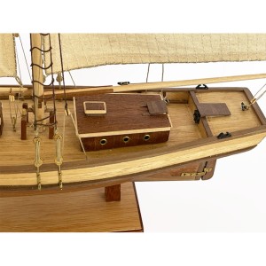 Kit de madera Everships Barco Serie Oceanic Mistral. Escala 1:80.Marca Everships. Ref: 498101. 2