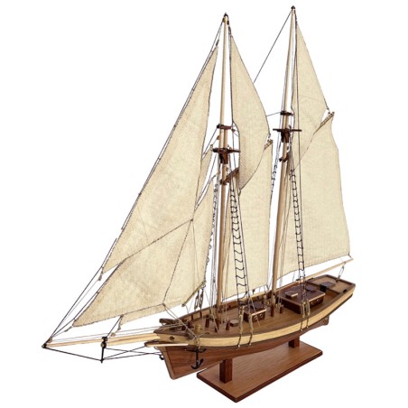 Kit de madera Everships Barco Serie Oceanic Mistral. Escala 1:80.Marca Everships. Ref: 498101.