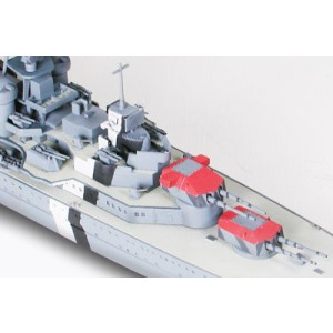 German Heavy Cruiser Prinz Eugen. Escala: 1:700. Marca: Tamiya. Ref: 31805. 2