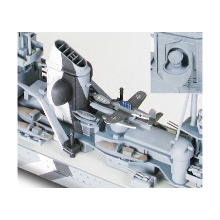 German Heavy Cruiser Prinz Eugen. Escala: 1:700. Marca: Tamiya. Ref: 31805.