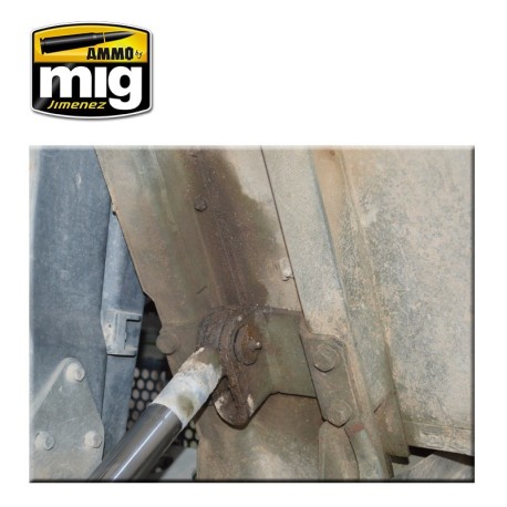 Lavado EFECTOS Suciedad de Motor. Bote de 35 ml. Marca Ammo of Mig Jimenez. Ref: AMIG1407.