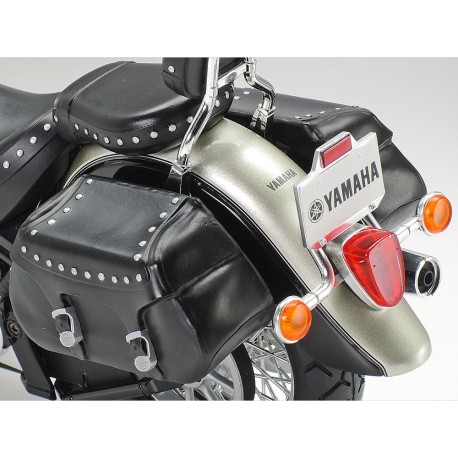 YAMAHA XV1600 RoadStar Custom. Escala 1:12. Marca Tamiya. Ref: 14135.