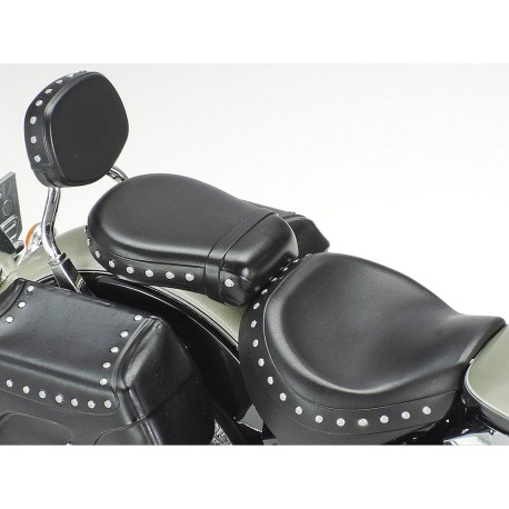 YAMAHA XV1600 RoadStar Custom. Escala 1:12. Marca Tamiya. Ref: 14135.