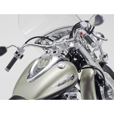 YAMAHA XV1600 RoadStar Custom. Escala 1:12. Marca Tamiya. Ref: 14135.
