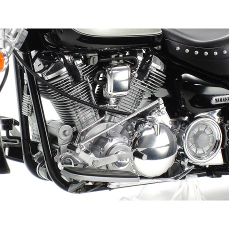 YAMAHA XV1600 RoadStar Custom. Escala 1:12. Marca Tamiya. Ref: 14135.