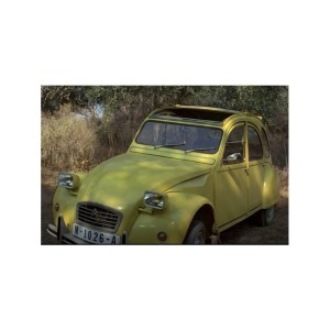 Coche Gift-Set James Bond ( 007 ) "For Your Eyes Only" Citroen 2 CV. Escala 1:24. Marca Italeri. Ref: 05663. 2