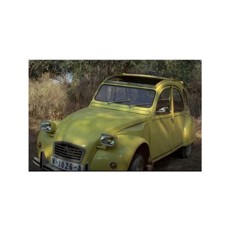Coche Gift-Set James Bond ( 007 ) "For Your Eyes Only" Citroen 2 CV. Escala 1:24. Marca Italeri. Ref: 05663.