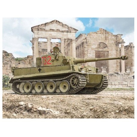 Tanque Pz. Kpfw. VI Tiger I Ausf. E (tp) Early Production. Escala 1:35. Marca Italeri. Ref: 6767.