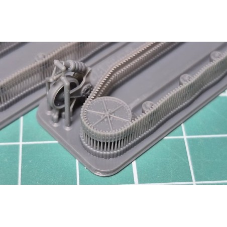 Transformación en resina, Suspension /tracks/ for AMR-35 from FTF. Escala 1/72. Marca Syndikate. Ref: AMR35.