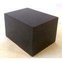 Peana Taco 50 mm altura, Cuadrada 8 X 6 cm , fabricado en MDF lacado en Negro. Tapizado inferior. Marca Peanas.net. Ref: 6005.