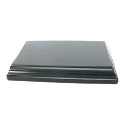 Peana Pedestal 20 mm de altura, parte superior 12 x 6 cm. Realizado en MDF, lacado negro. Marca Peanas.net. Ref: 8821N.