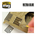 ULTRA-GLUE - PARA FOTOGRABADOS, PAPEL Y MÁS. Bote 40 ml. Marca Ammo Mig. Ref: AMIG2031.