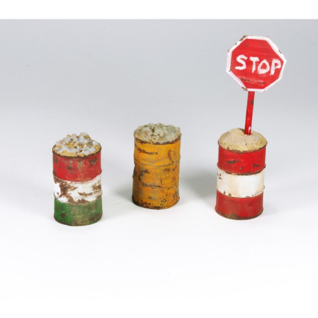 Barriles metálicos. Escala 1:35. Marca Macone. Ref: MAC35177.