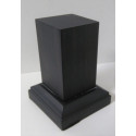 Peana Pedestal 65mm altura, Cuadrada 4 x 4 cm, Olivo. Tapizado inferior. Marca Peanas.net. Ref: 6101O.