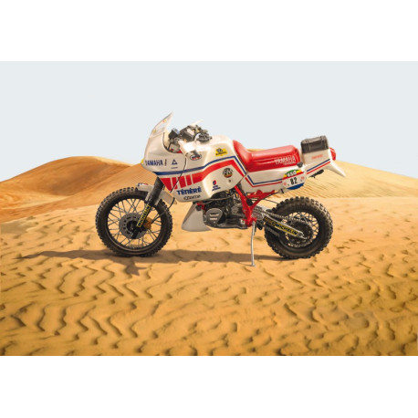 Moto TRIUMPH 3HW. Escala 1:9. Marca Italeri. Ref: 7402.