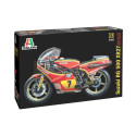 Moto Suzuki RG 500 XR27.1970-1980. Escala 1:9. Marca Italeri. Ref: 4644.