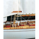 Dorade Racing Yacht, Yate de Regata. Escala 1:20. Marca Amati. Ref: 1605.